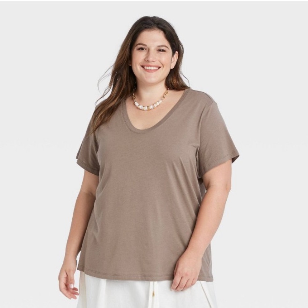 Short Sleeve Scoop Neck T-Shirt